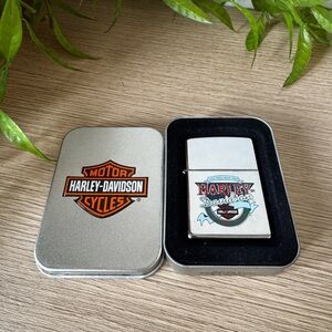 Harley-Davidson Silver and Orange Lighter Set